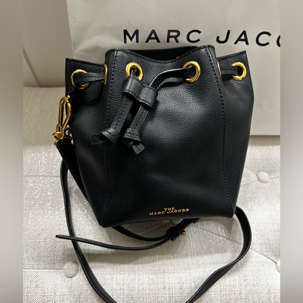 BRAND NEW - Leather Marc Jacobs bucket bag
